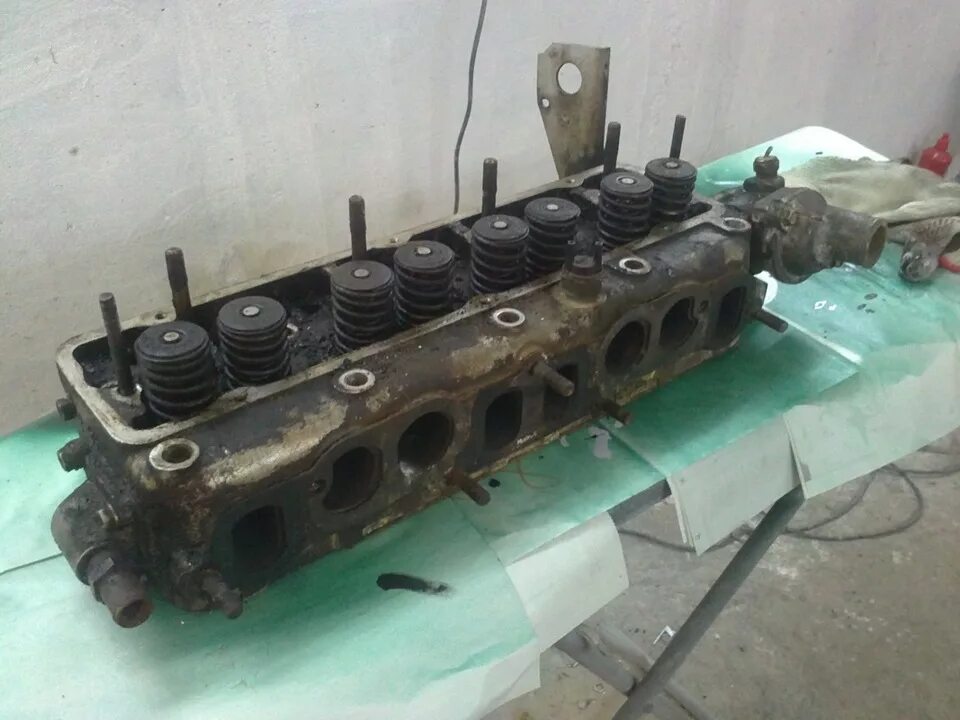Головка цилиндров змз. Гбц змз 4026.10. гбц змз 402 коромысла. доводка гбц змз 402. коллектора на гбц змз 402.