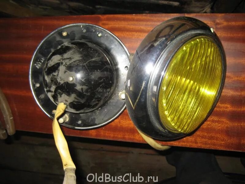 Фары на автобус паз. Противотуманки паз 32053. фонарь противотум паз. фара противотуманная желтая паз. туманки на паз 32053.