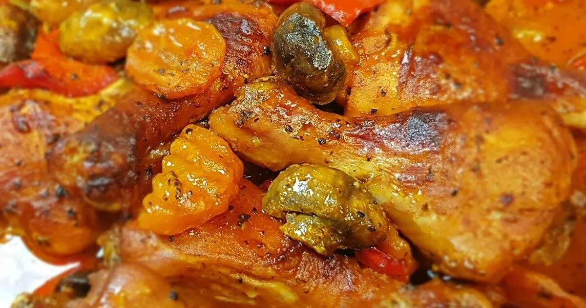 Как потушить куриные голени. Тушеные голени. куриные голени тушеные. тушеные куриные ножки с овощами. тушеные овощи с куриными ножками.