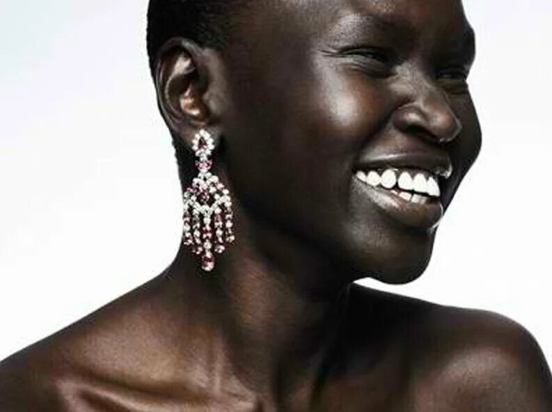 Негир девчонка. Африканские женщины. Черный африканец. Негир девчонка. Сенегальская модель худия диоп.