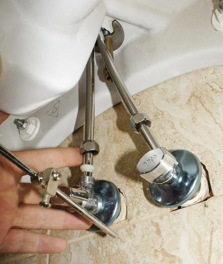 Подводка смесителя ванны. Жесткая подводка grohe 45385000. подводка жесткая для смесителя м10. жесткая подводка для смесителей damixa 13033. жесткая подводка к смесителю хромированная.