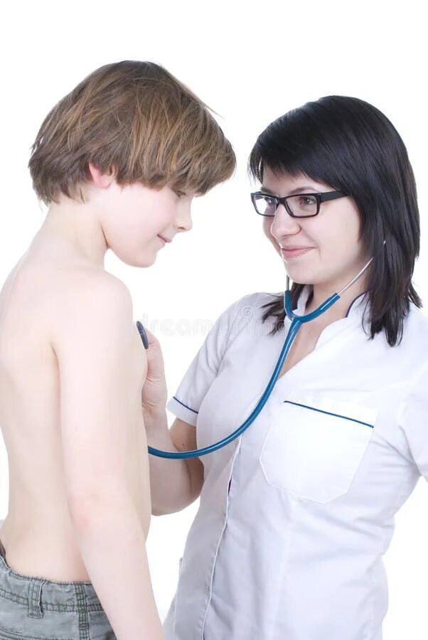 Осмотр девочек в больнице. Stethoscope girl. Прослушивание девочек у врача. Female heartbeat exam. Семиклассница в нижнем на медосмотре.