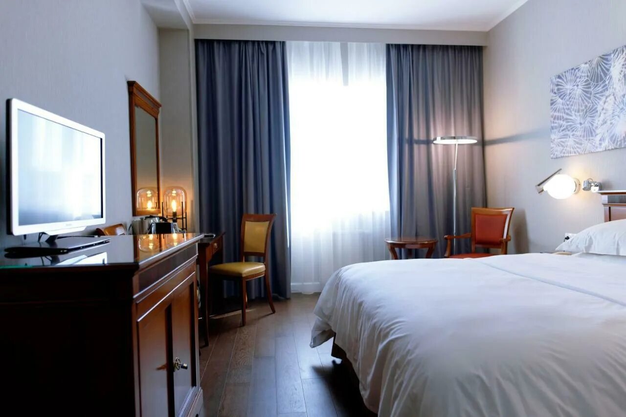 Отели в самаре в центре. Гостиница юбилейная куйбышев. Hotel samara lux. Ренессанс самара номера. Ренессанс, самара, ново-садовая улица, 162в.