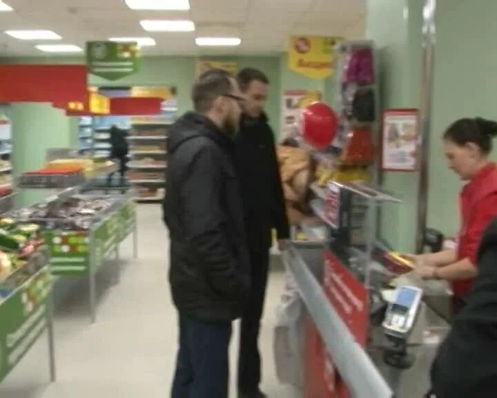 сотрудники керама марацци орел. дмитрогорский фирменный магазин. магазин портняжка в орле. 2 этажная пятерочка. пятерочка 2 этаж.