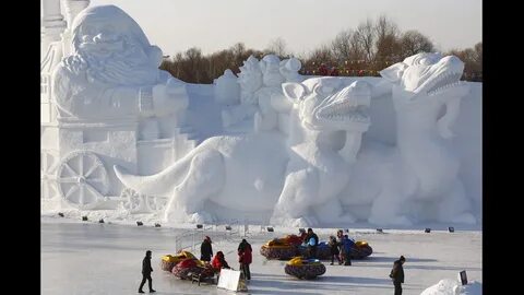 Снег и горки ледяные горки