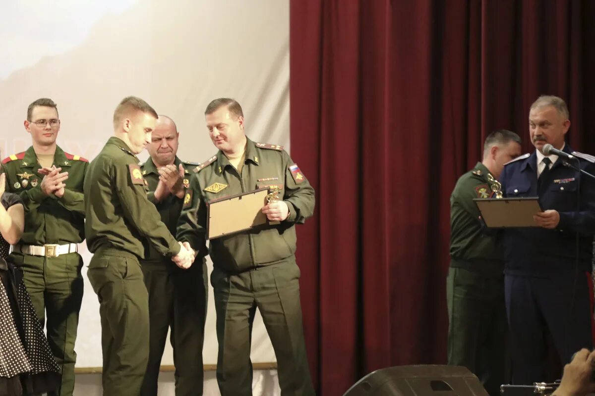 День кп. Новосибирск фестиваль цветов 2023 улица ленина. 1 день кп. 69. С днем кп.