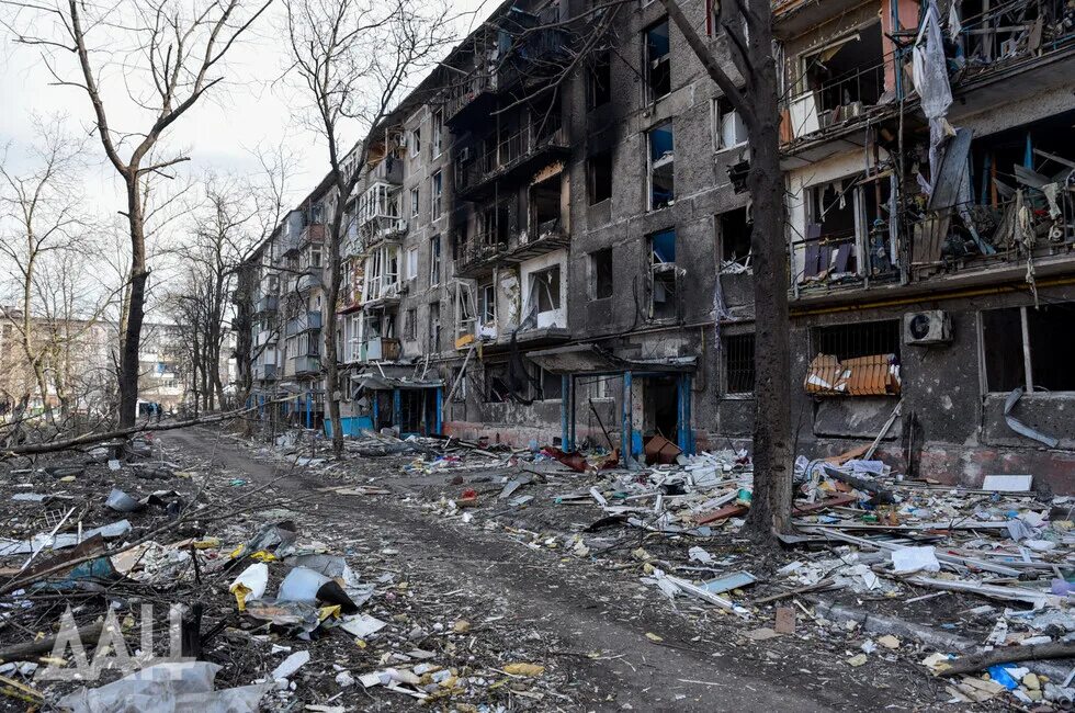 Мариуполь 2014 год. Донбасс и луганск разрушенные города в 2014. руины донбасса горловка. луганск 2014 обстрел города. развалины мариуполя.