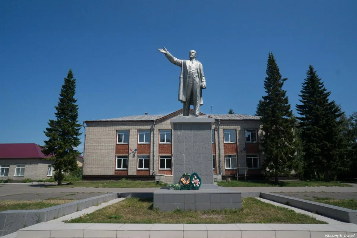 Село Смоленское Алтайский край. Алтайский край Смоленский район село Смоленское. Школа 2 Смоленское Алтайский край. Памятники с. Смоленское Алтайский край-.