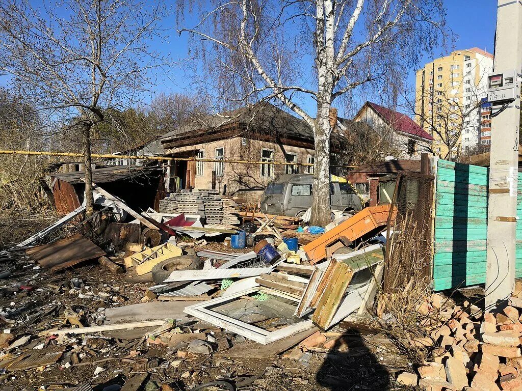 Ветхое деревянное здание. Деревня терехово снос. Деревня терехово сносят. Деревня терехово сносят. Старый деревянный дом.