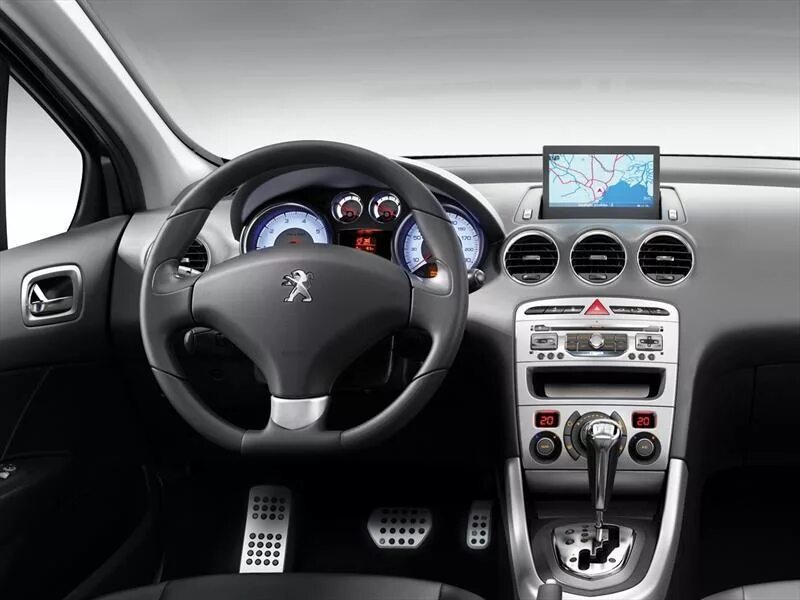 Пежо функции. Peugeot 408 thp. smeg peugeot 408. доп оборудование пежо 408. peugeot 408 тюнинг салона.