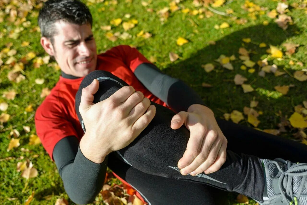 Помятая машина. Повреждение мужчины. Повреждение мужчины. Повреждение мужчины. Повреждение мужчины.