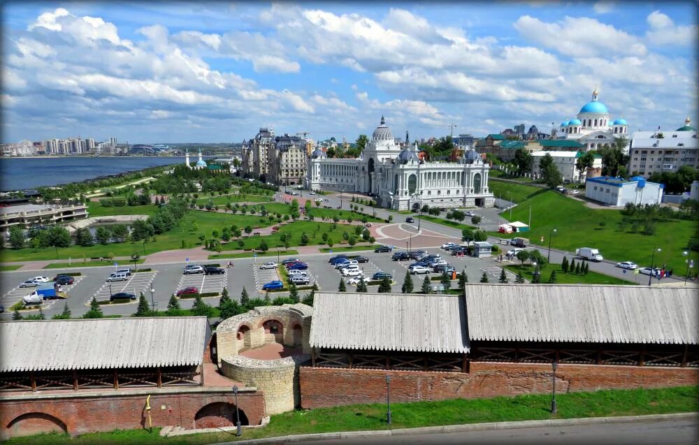 современная казань. скол шариф казанский кремль. слайд шоу о достопримечательностей казани. казань где делают. казанский кремль казань.