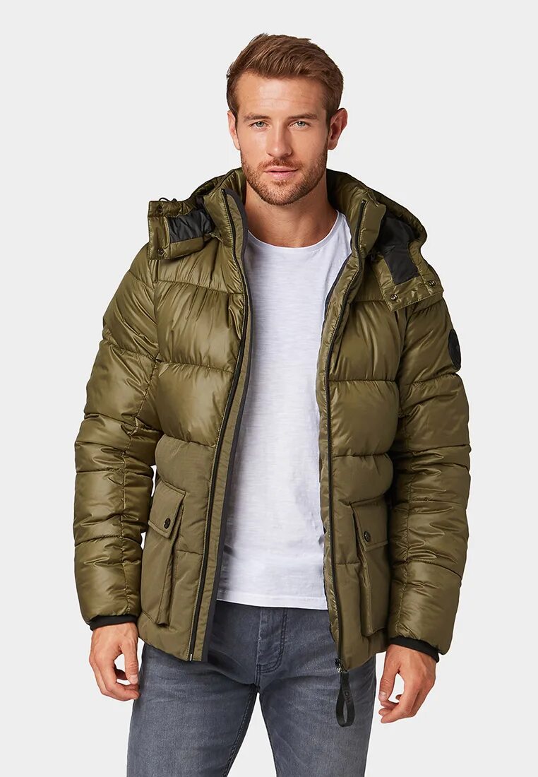 Парка jack jones khaki winter. Pull bear куртка мужская хаки с капюшоном. Пуховик c. Куртка зимняя хаки jack jones. Пуховик хаки мужской.