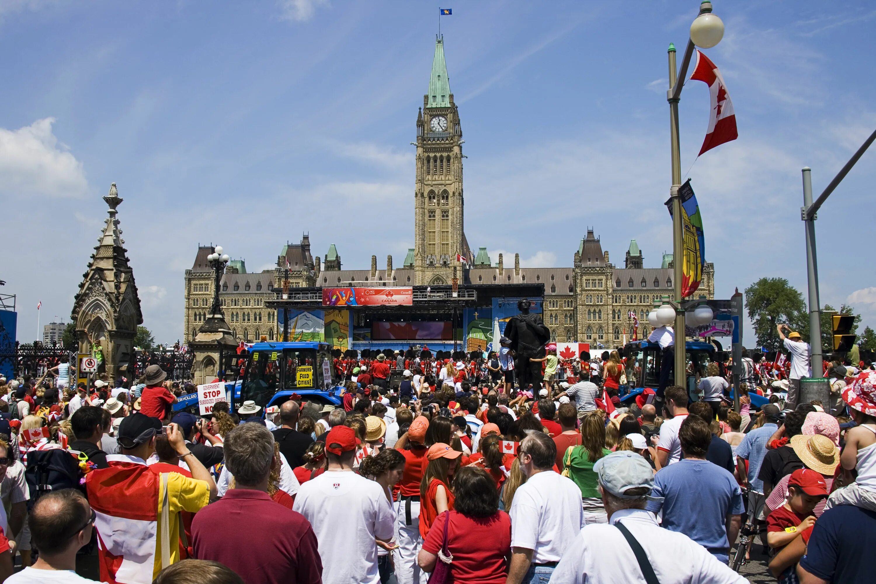 Канада самое главное. День Канады (Canada Day). День Канады 1 июля. Национальные праздники Канады. Оттава люди.