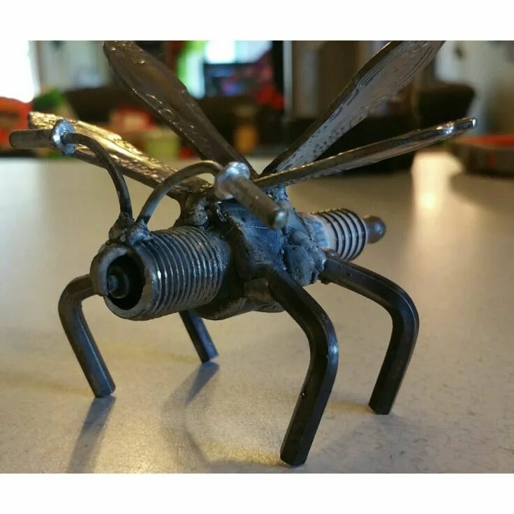 Часы сварщика настенные. Декор из автомобильных запчастей. Сварка часов. Часы из корзины сцепления. Часы слесарные.