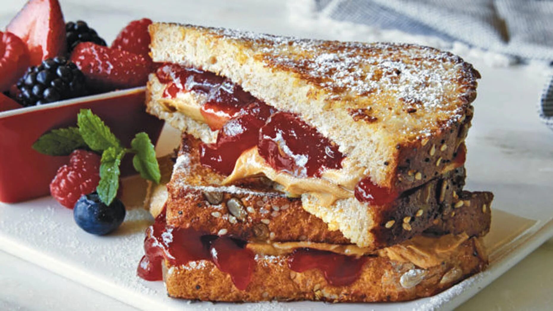 Сладкий сэндвич. Toast Jelly Peanut Butter. Peanut Butter Jelly Sandwich. Jelly Buter Peanut Butter.