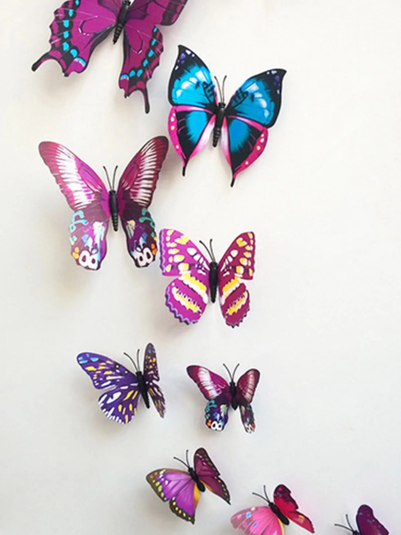 Бабочки клеит. Бабочки на стену декор. Наклейки бабочки на стену. Декоративные бабочки для интерьера. Панно "бабочки".