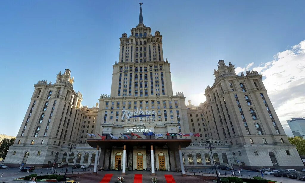 Экскурсия на крышу Сталинки "Путешествие к звезде"
