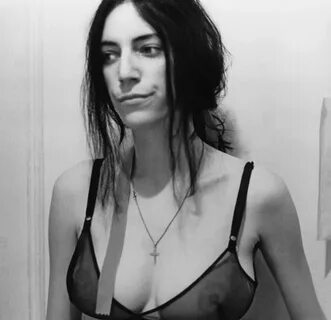 Patti Smith live on SNL.