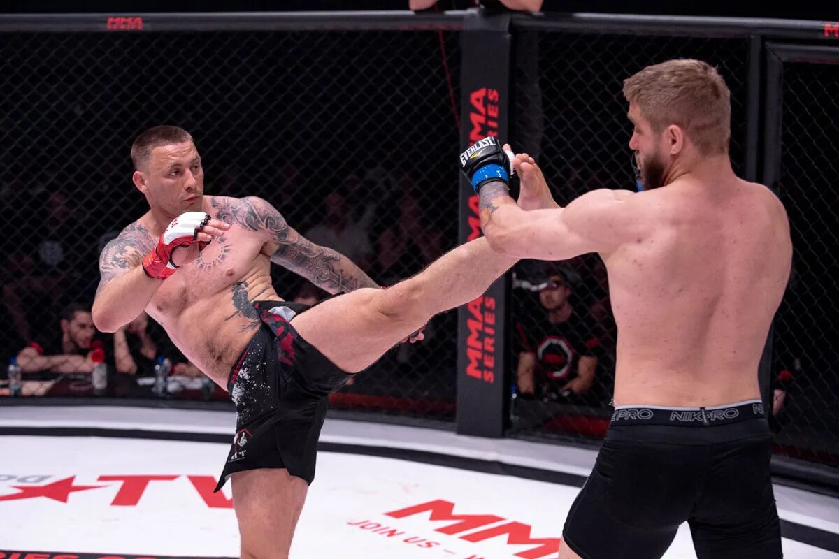Сослан асбаров бой. Бокс. Topuria ufc. Бобрышев боец мма. Бой 24 июня.