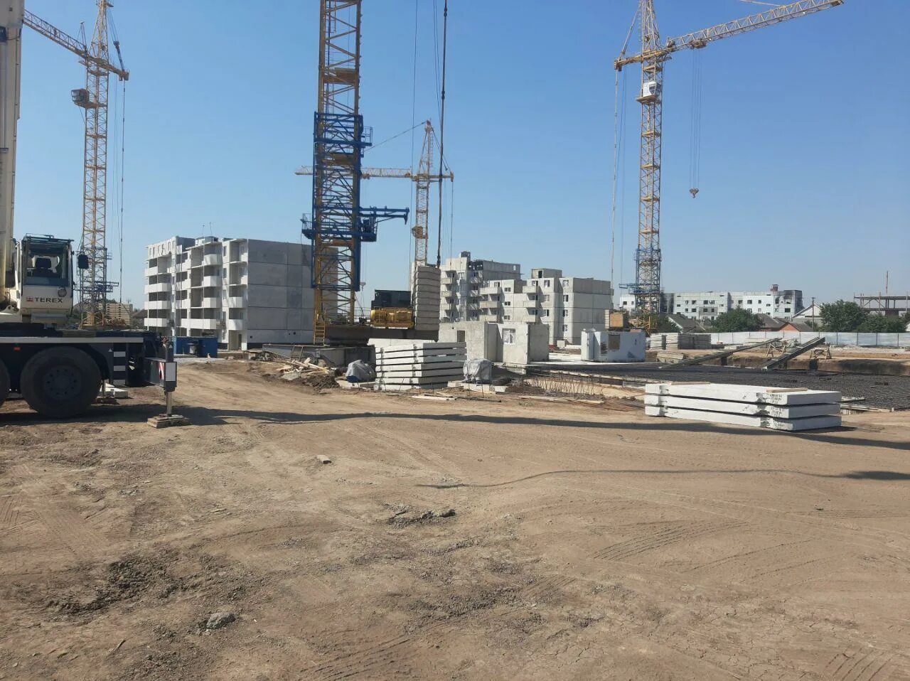 Восстановление днр и лнр вакансии. Восстановление днр и лнр вакансии. Мариуполь стройка 2023. Восстановление донбасса вакансии. Восстановление городов лнр.