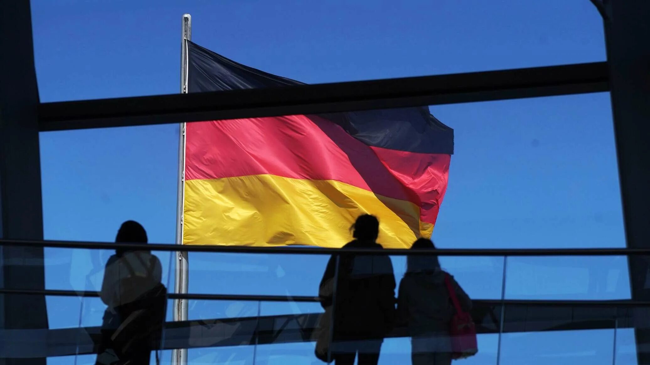 Флаг Германии 2022. Германия флаг правительство. Германия политика. Россия и Германия. Санкции против германии