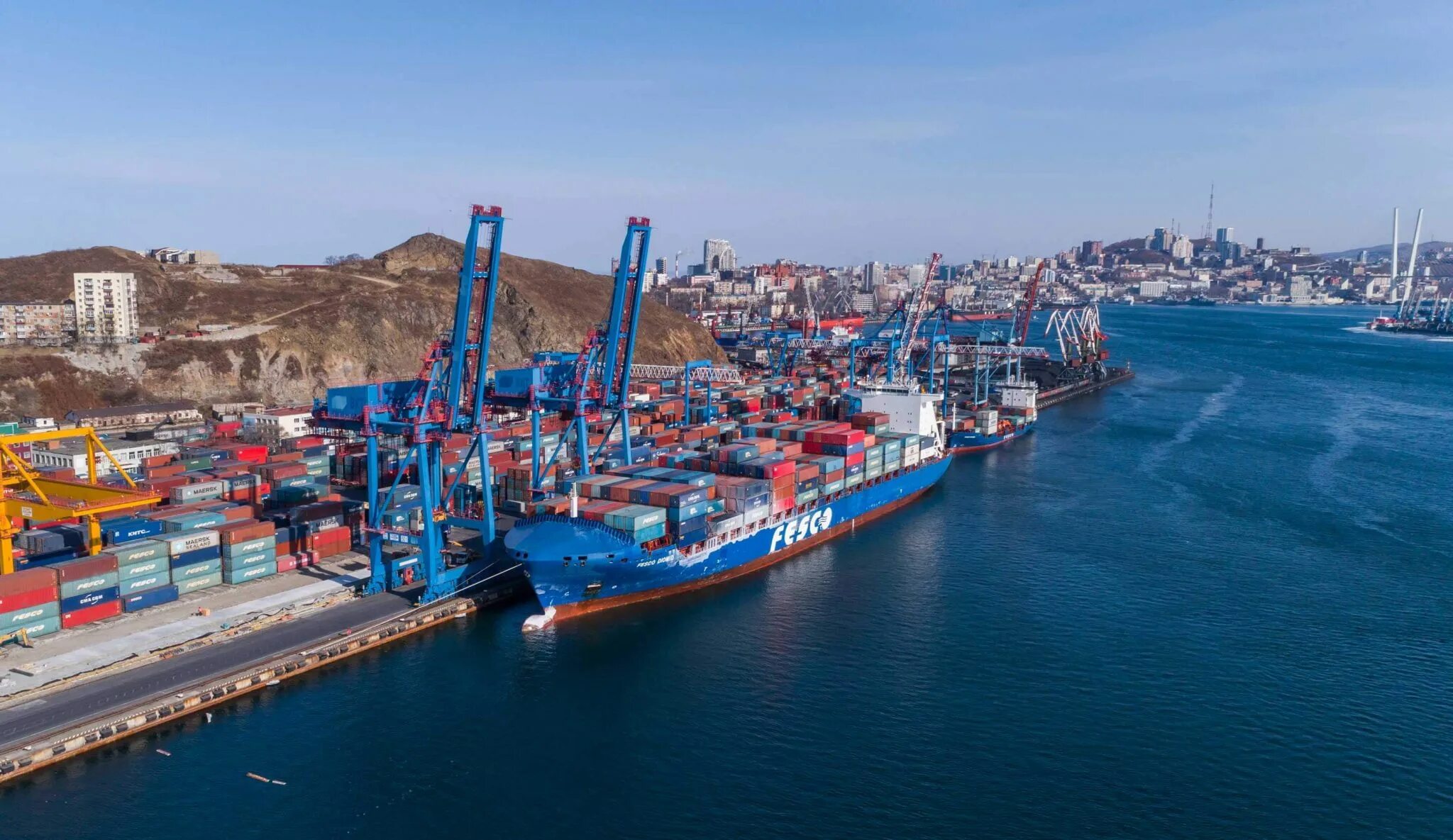 Контейнерный терминал «сухой порт чайковский». Дальневосточный порт владивосток. Порт владивосток рыбный порт. Подход судов вмкт. Морской рыбный порт владивосток.