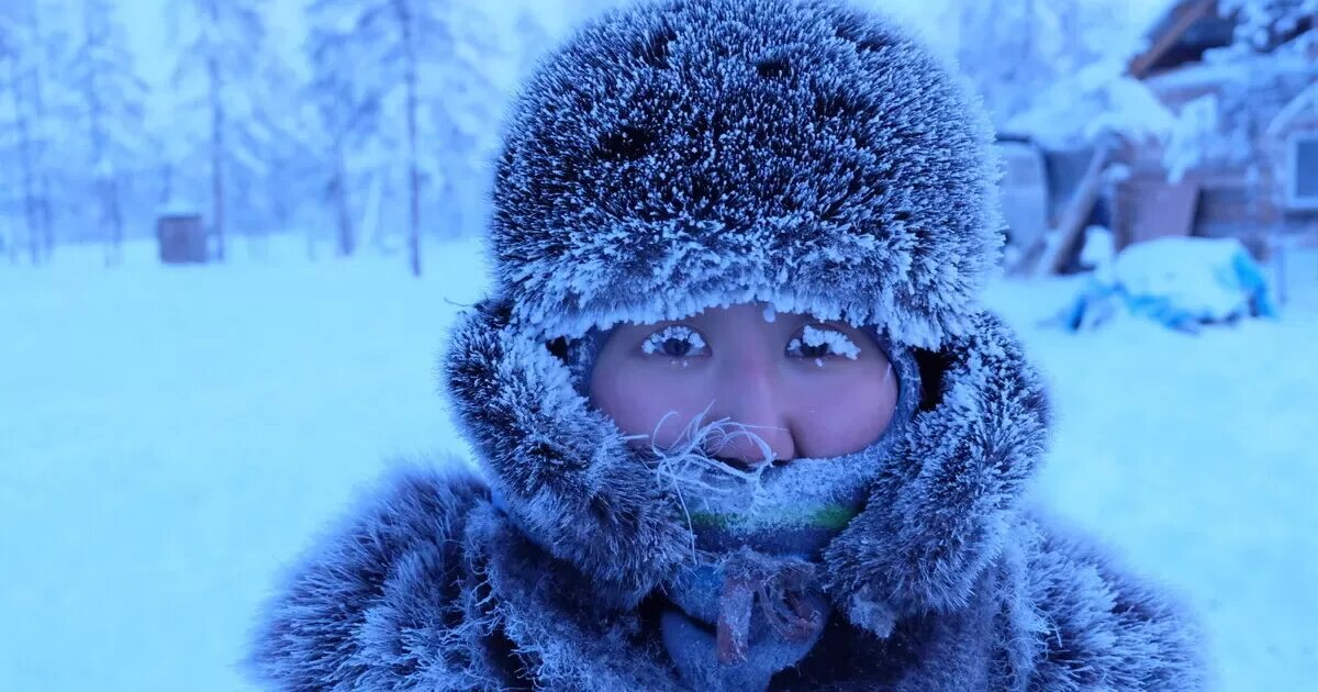 Russia winters are cold. Оймякон полюс холода. Оймякон Мороз. Полюс холода Оймякон, Мороз. Оймякон дети.