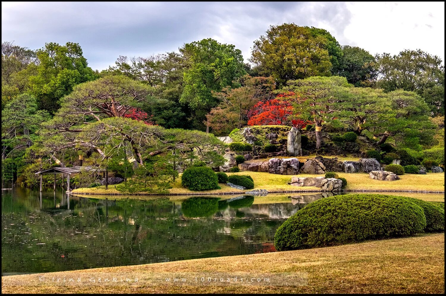 Сад трокадеро пруд. Сады пяти стремлений читать. Сады пяти стремлений читать. Герметикон вадим панов. Монастырский сад франция.