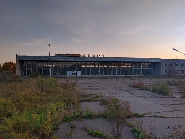 Бийский заброшенный аэропорт. Заброшенный аэропорт в Бийске. Аэропорт города Бийска. Бийский аэропорт 1970. Бийск аэропорт новосибирск