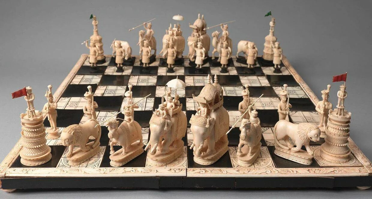 Чатуранга игра. Древние индийские шахматы чатуранга. Персидский шатрандж шахматы. Чатуранга древняя Индия. Шахматы в древней Индии чатуранга.