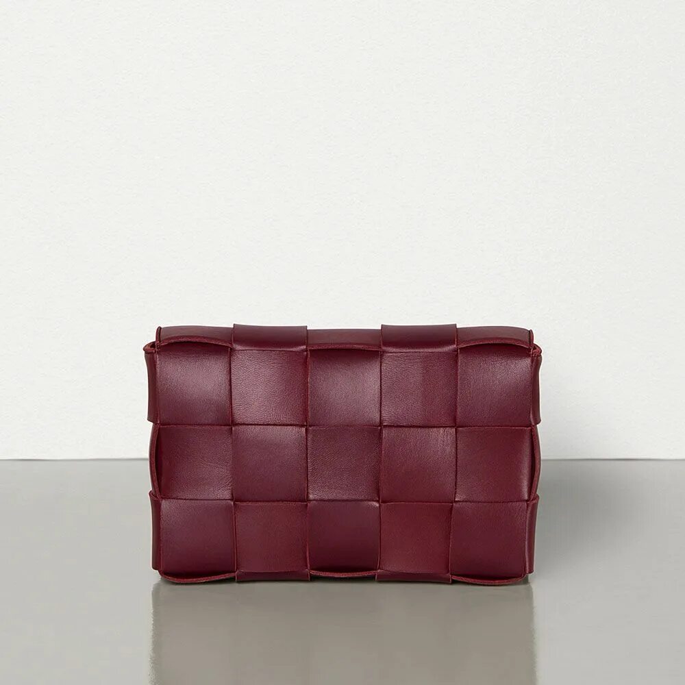 Bottega veneta сумка cassette бордовая. Bottega veneta cassette. Padded bottega veneta сумка black. Сумка bottega veneta cassette. Сумка bottega veneta cassette.