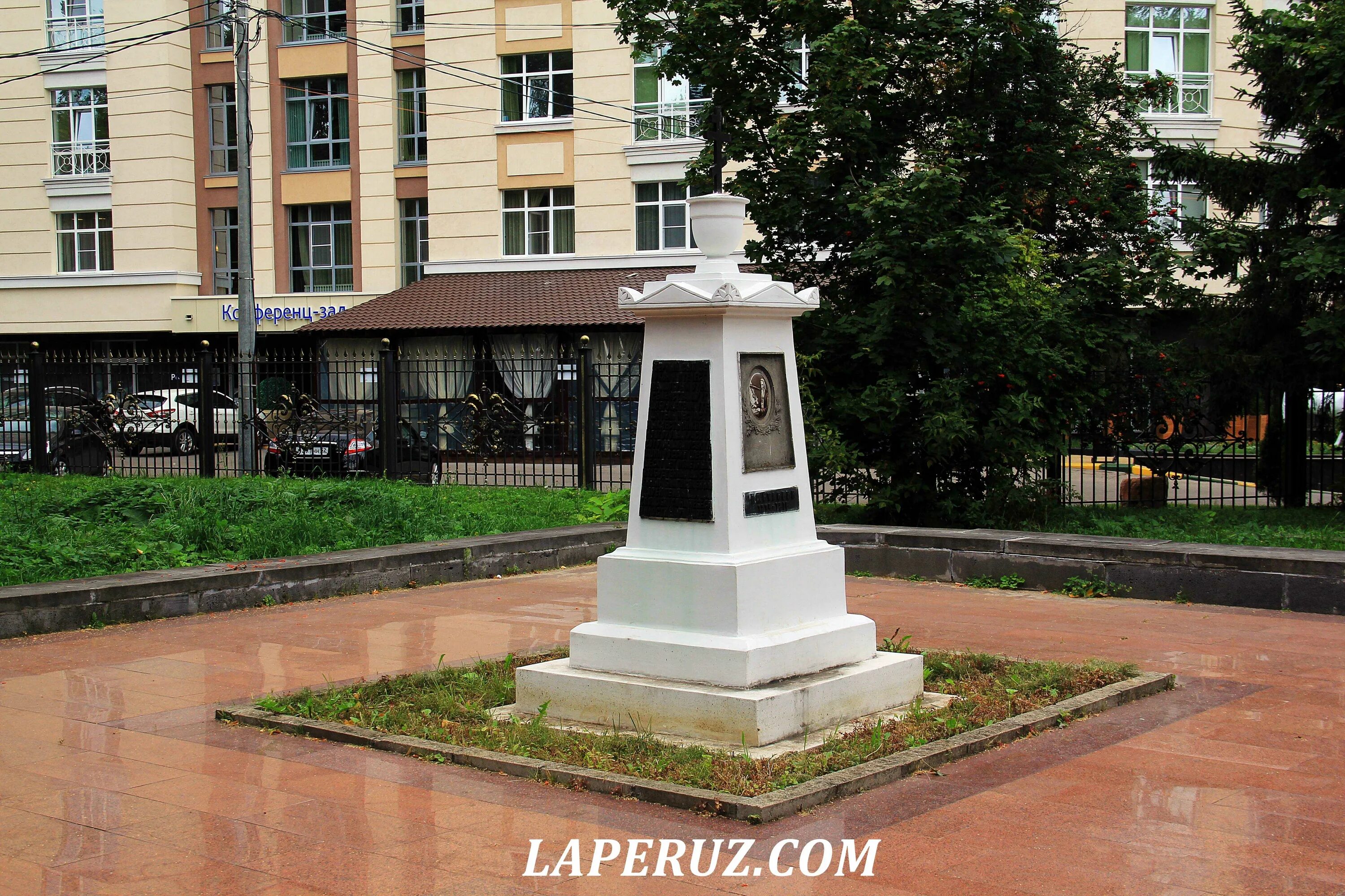 Кулибина 11 пенза. Сад кулибина. Нижний новгород парк кулибина могила. Кулибина нижний новгород. Сквер кулибина нижний новгород.