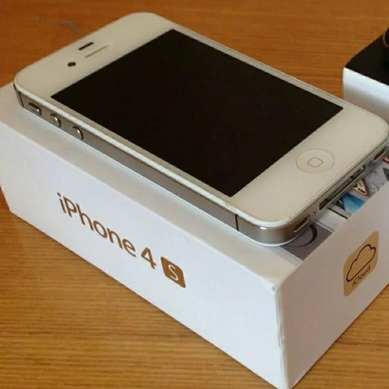 Iphone 4s. Айфон 4с белый 64 ГБ. Бэушный смартфон. Бэушный iphone.