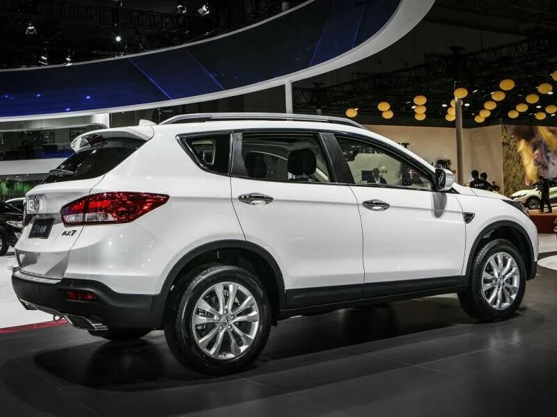 Донг фенг кроссовер. Донгфенг ax7. dongfeng ax7 2025. китайский кроссовер dongfeng ax7. dongfeng ax7 2025.