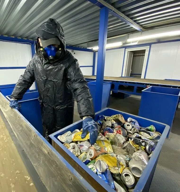 Сортировка отходов тко. Мусороперерабатывающий завод симферополь. сортировщик тко.