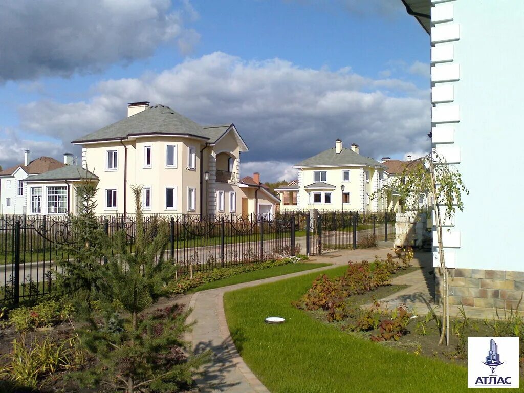 Поселок приозерье. Коттеджный поселок истринский район. Приозерье коттеджный поселок калужская область малоярославец. Лесная рапсодия коттеджный поселок истринский район. Приозерье коттеджный поселок вологда.