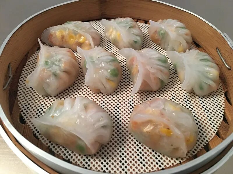 Прозрачные китайские пельмени. Прозрачные пельмени. Прозрачные вареники. Китайские пельмешки прозрачные. Стеклянные пельмени.