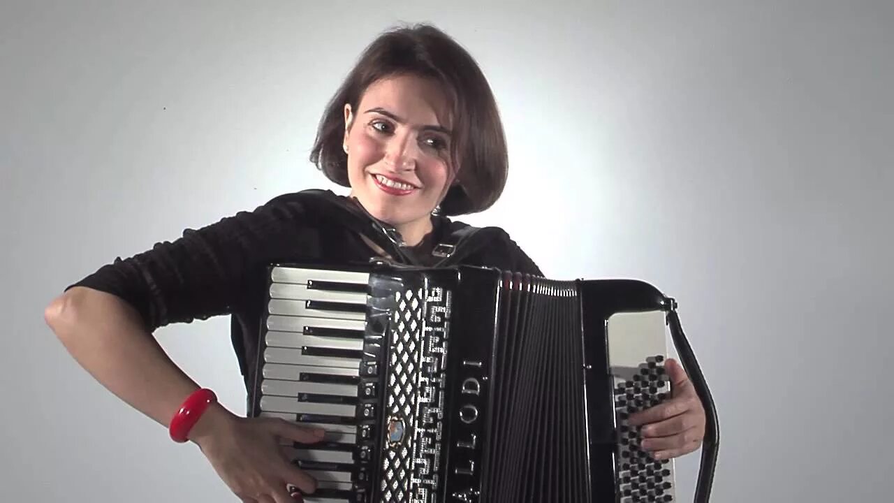 Амели аккордеон. Аккордеонист. Париж аккордеон. Амели аккордеон. Амели аккордеон.