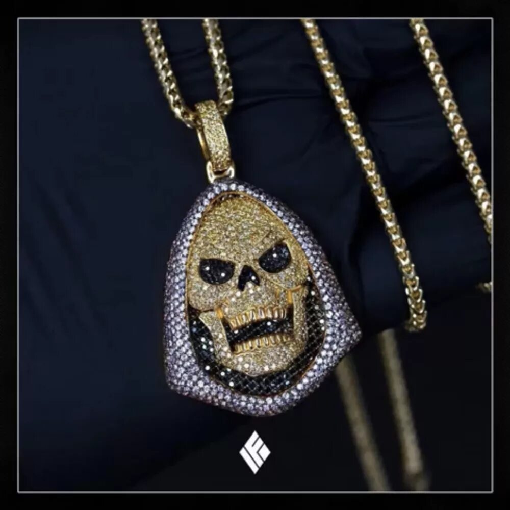 Out of custom. Кастомные украшения. ювелирное украшение с кастом. iced out morse. iced out kasts.