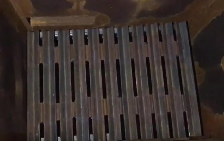 Колосник печной 245x220x25. Футеровка топки печи шамотным кирпичом. Как класть колосники в печку. Решетка для печки поддувало. Колосник для печи.