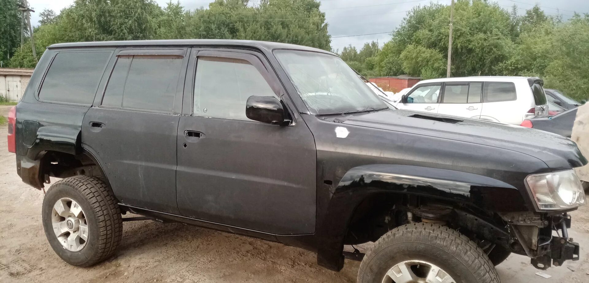 Патрол 60. Широкие дефлекторы nissan patrol y 61. Кузов ниссан патруль. Ниссан патрол кузов y60. Разборка ниссан патрол y61.
