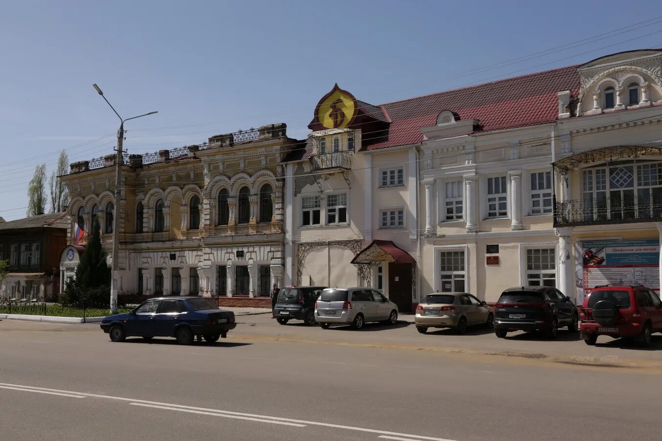 Борисоглебск здания. Город Борисоглебск Воронежской области. Достопримечательности Борисоглебска Воронежской. Борисоглебск центр города. Исторический центр г. Борисоглебск..