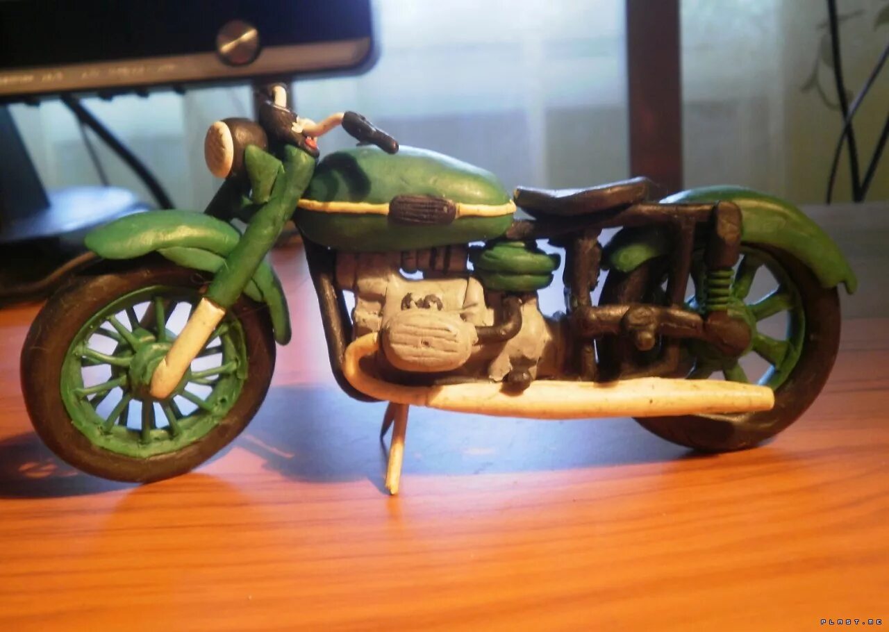 мотоцикл из мастики. мотоцмклиз пластилина. пластилиновый мотоцикл. мотациклииз пластилина. пластилиновый мотоцикл.