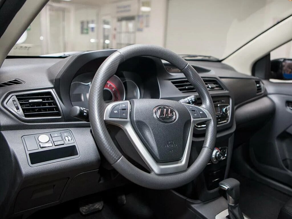 Лифан х50 замена. Лифан х50 автомат. lifan x50 салон. lifan x50 автомат. лифан х50 2017 салон.