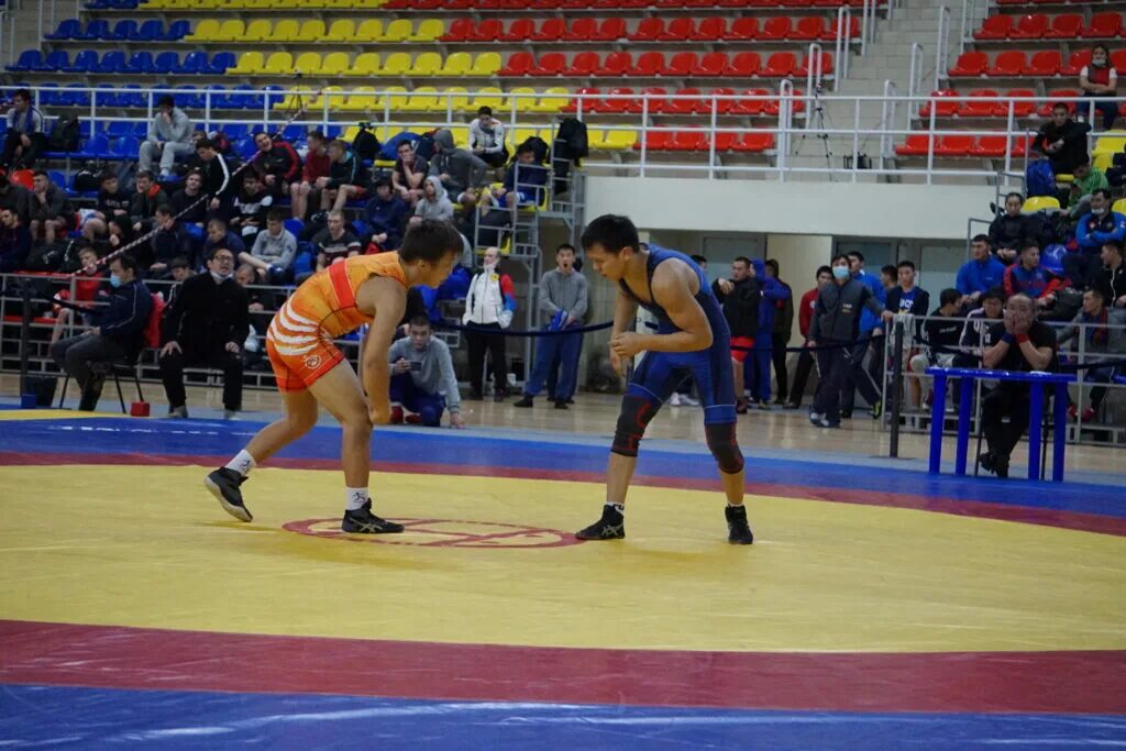 Миг борьбы. Аршаново борьба хакасия. Борец хакасия. Известные борцы хакасии. Борцы аскиза.