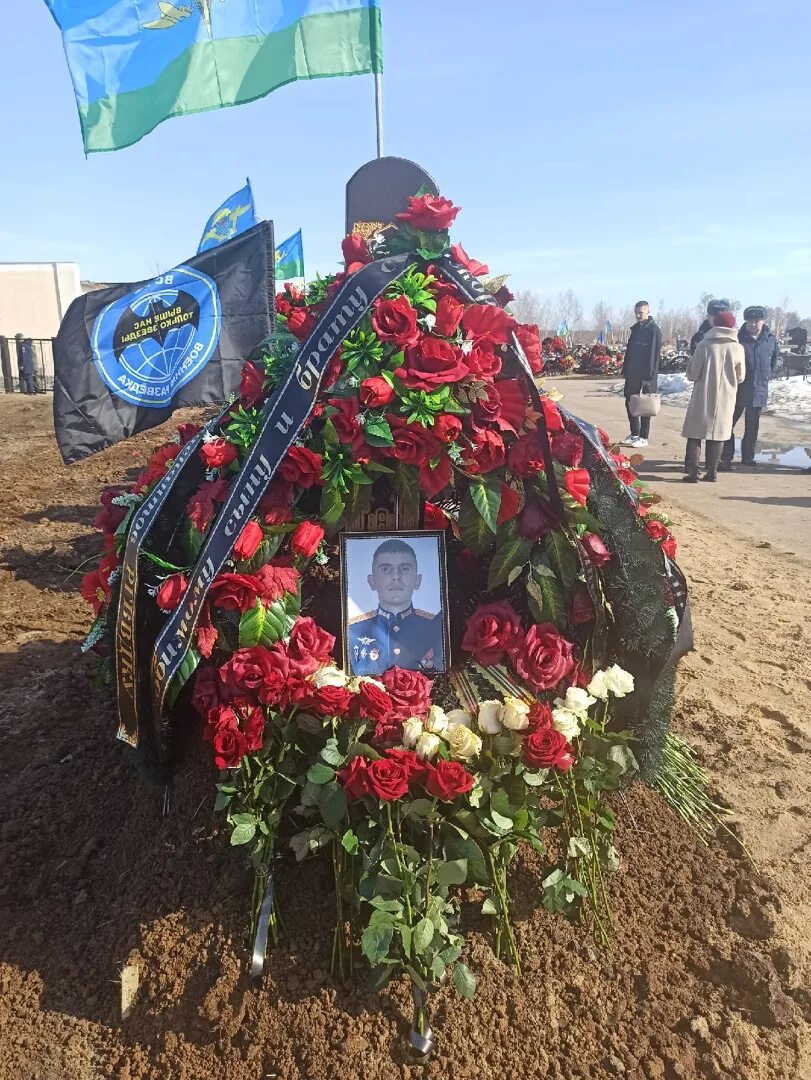 Заволжское кладбище кострома. Погибшие костромичи. Кострома кладбище десантников. Надгробные памятники военным. Отпевание.