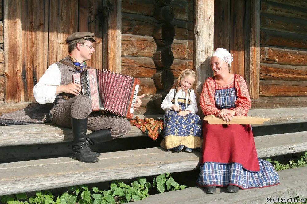 Включи песню село