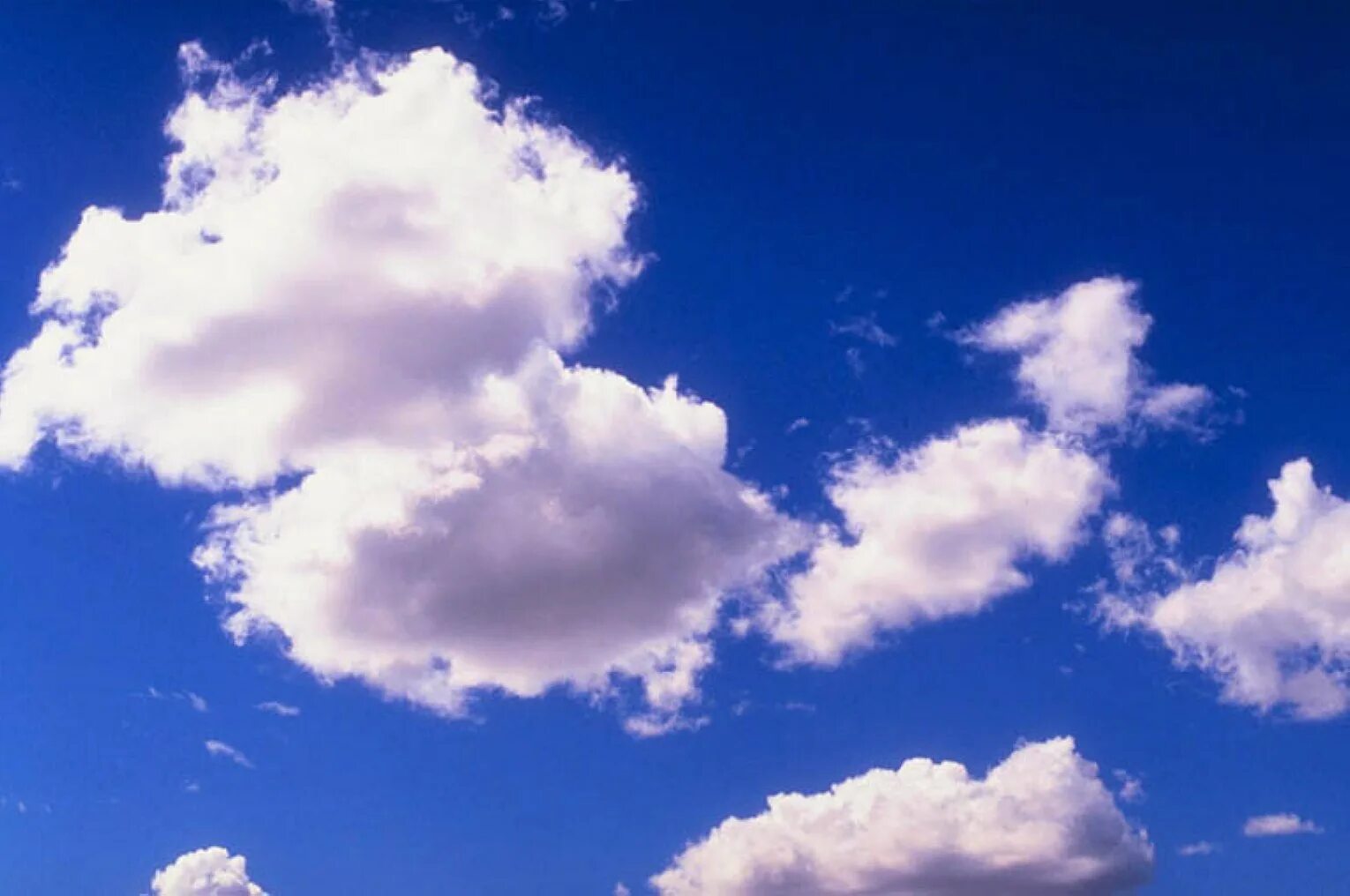 2 июня небо. Облака окружающий мир. Облака вертикального развития. Красота неба 2 класс. Плоские облака.