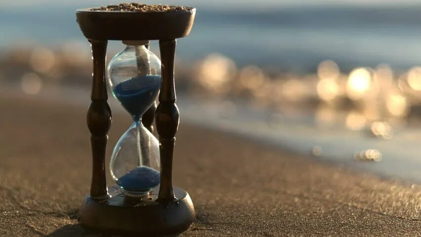 Песочные часы. Песочные часы фото. Часы в песке. Песочные часы арт. Про песочные часы